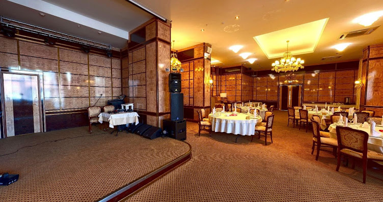 Фото №4 зала Royal Hotel Spa & Wellness