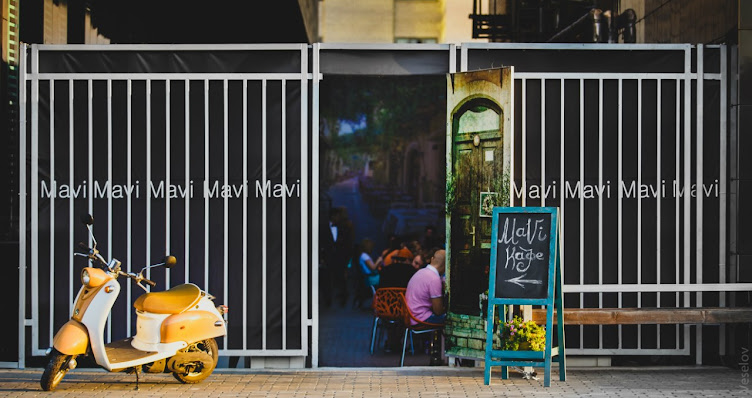 Фото №2 зала Mavi Cafe