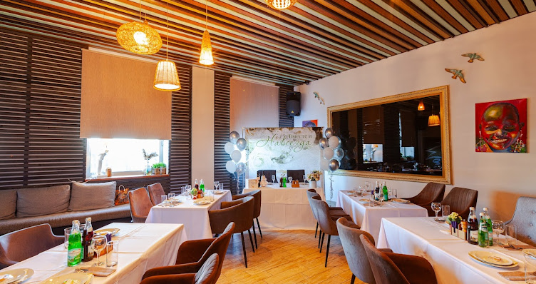 Фото №3 зала Mavi Cafe